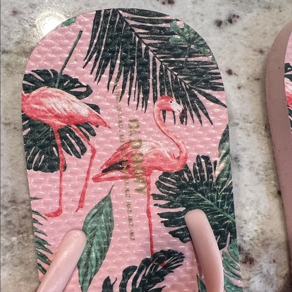 Wild Fable Black and Pink Flip Flops - Picture 5 of 6